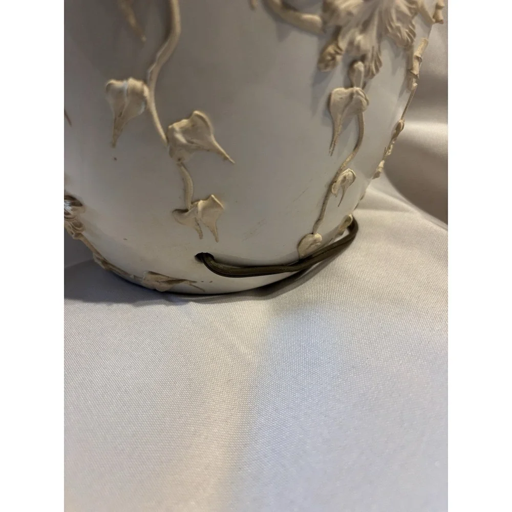 Vintage Chinoiserie Frosting Design Ginger Jar Table Lamp White Floral Relief